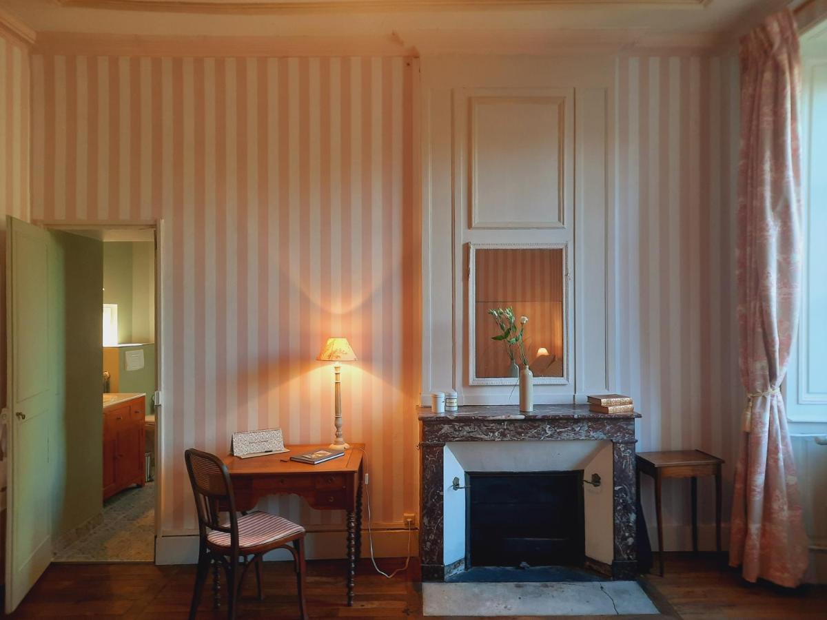 Bed and Breakfast Maison Zola Saint-Amand-Mont-Rond Exterior foto
